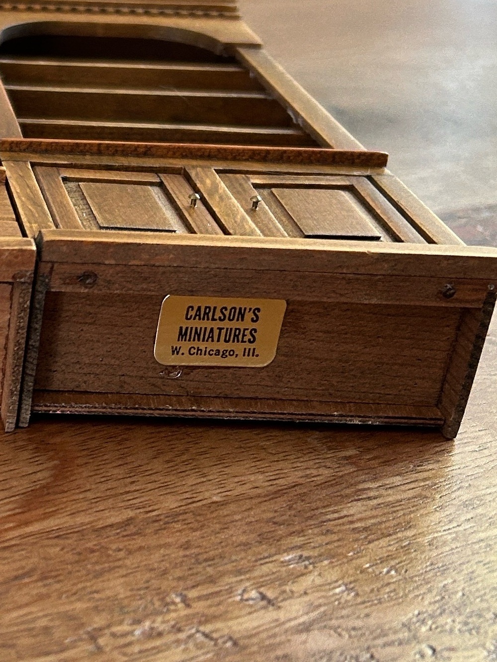 Vtg Carlson’s Miniatures Bookcase, Dollhouse Furniture, Lot 9 - Picture 7 of 8
